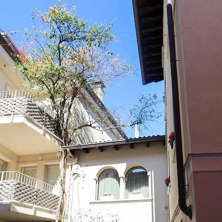 Lägenhet Vicolo Dei Signori Desenzano del Garda
